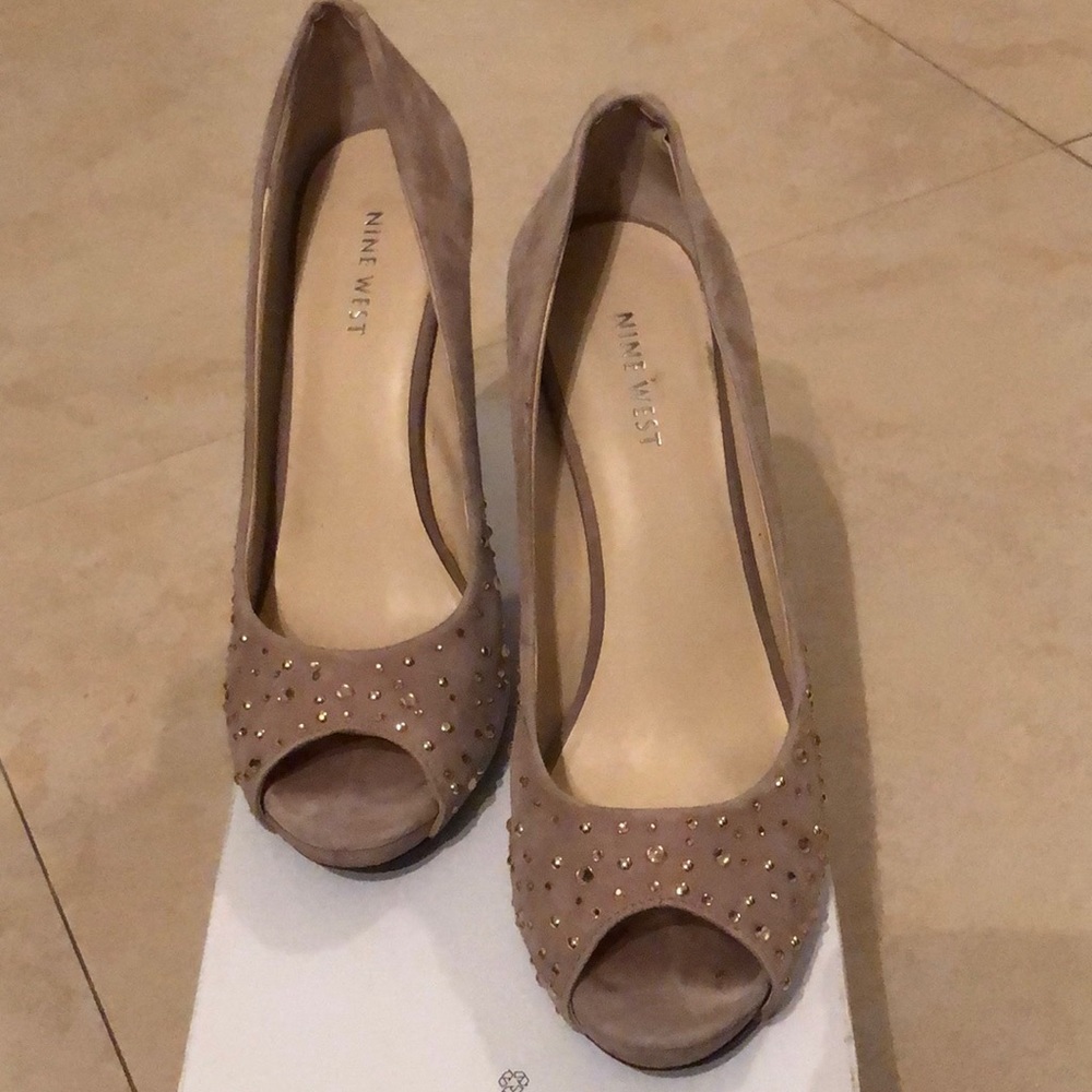 Nine West Open Toe suede pumps